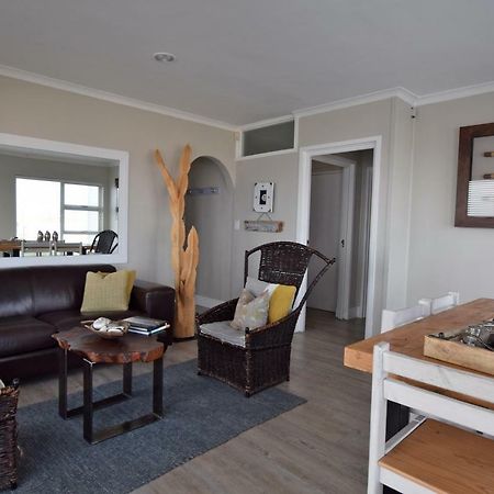 Apartment Dolphin House Hermanus Bagian luar foto