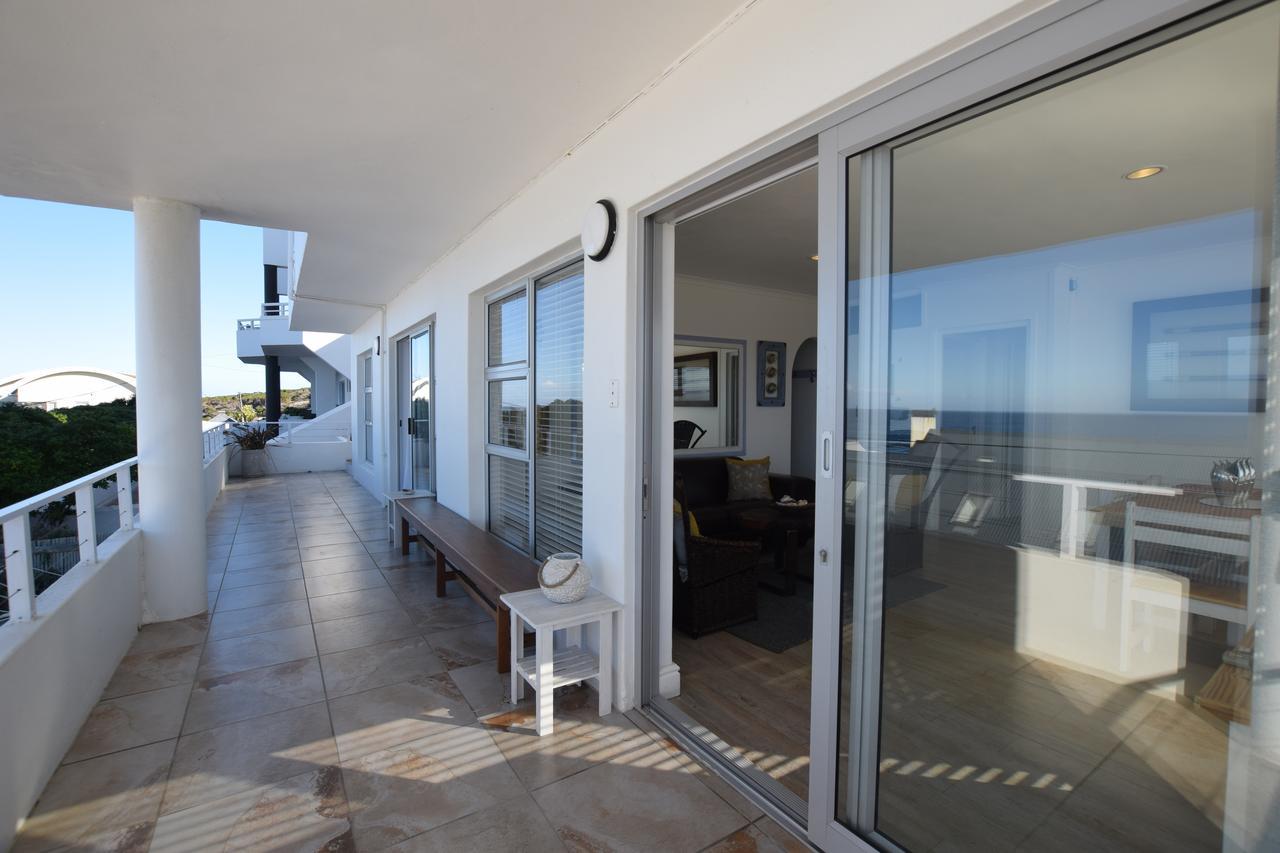 Apartment Dolphin House Hermanus Bagian luar foto
