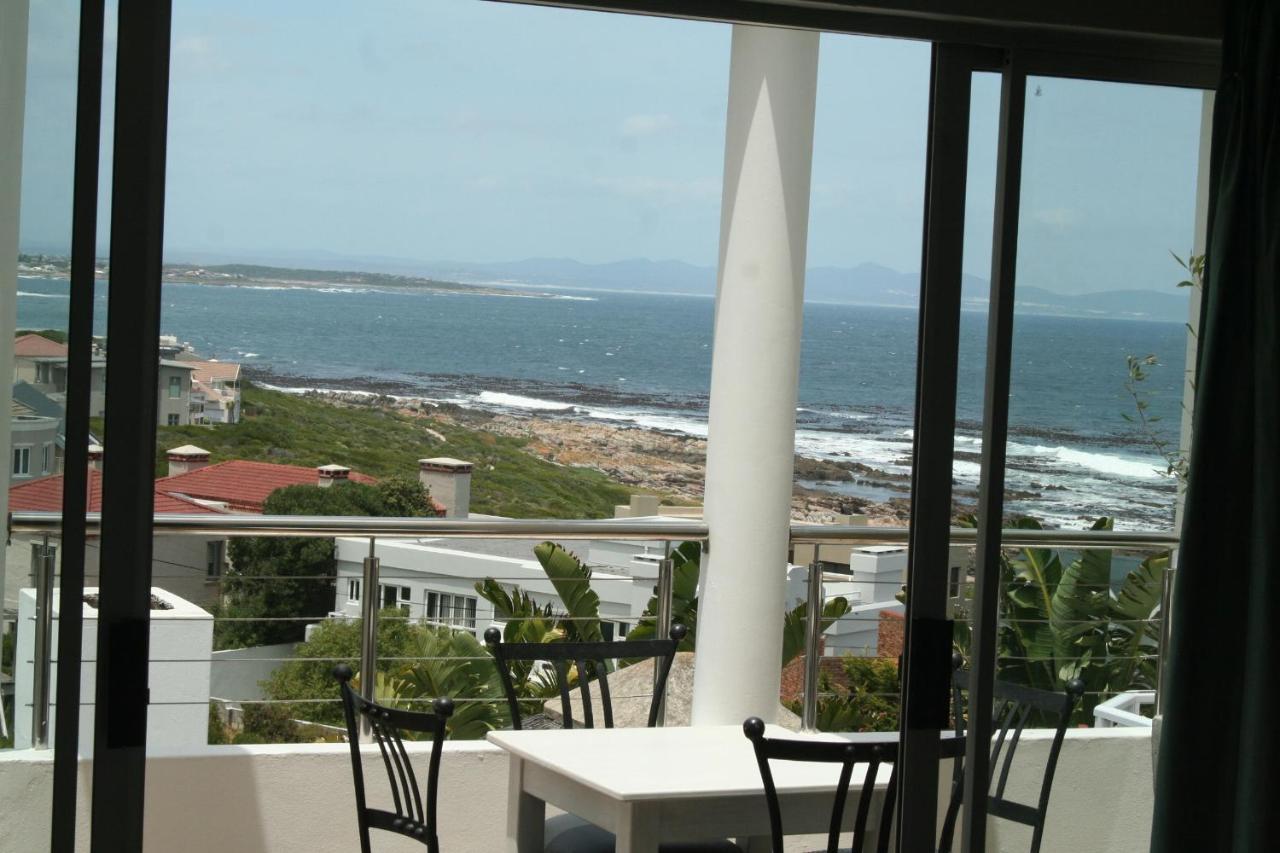 Apartment Dolphin House Hermanus Bagian luar foto