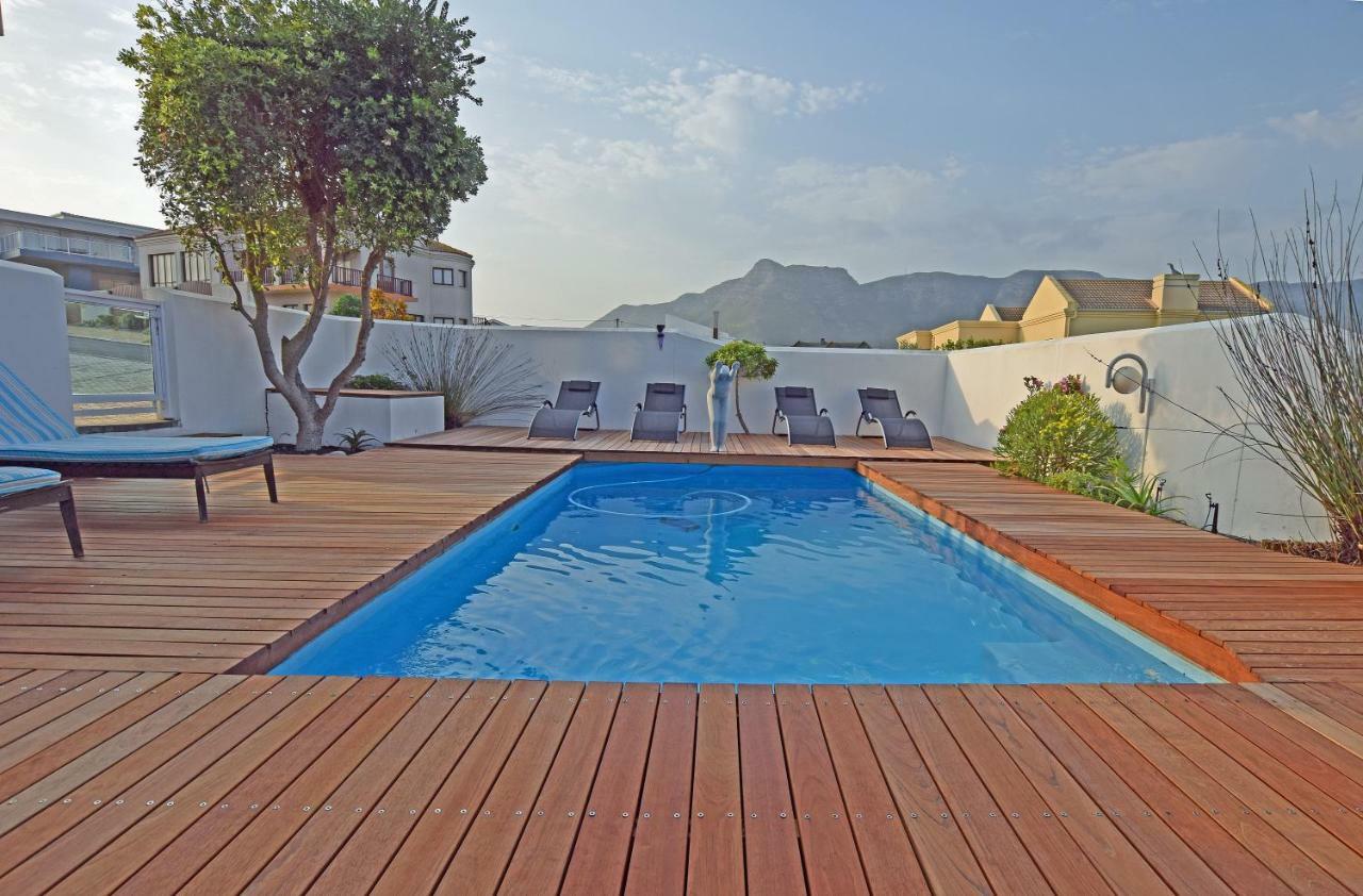 Apartment Dolphin House Hermanus Bagian luar foto